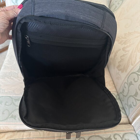 NWOT Samsonite Modern Utility Mini Laptop Backpack, Black - Picture 3 of 8